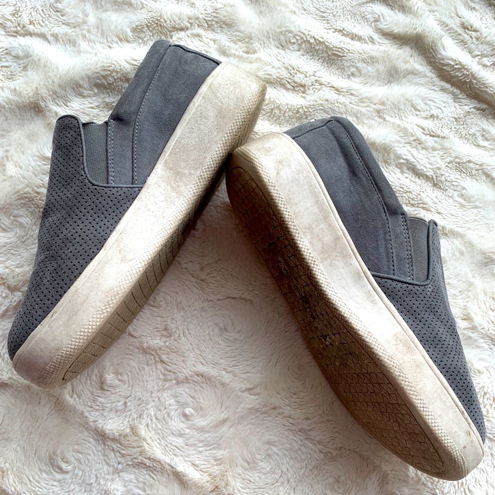 Steve Madden slides
